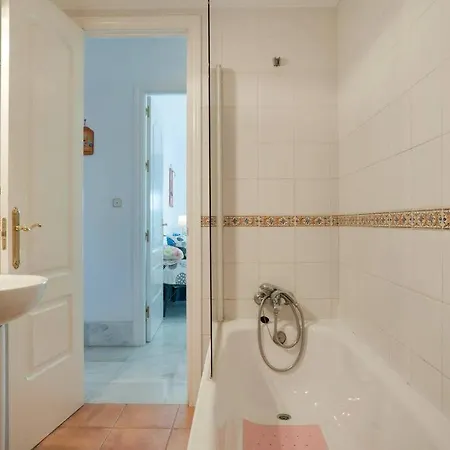 Appartement Cozy Penthouse Center, Car Park Included-caspal *